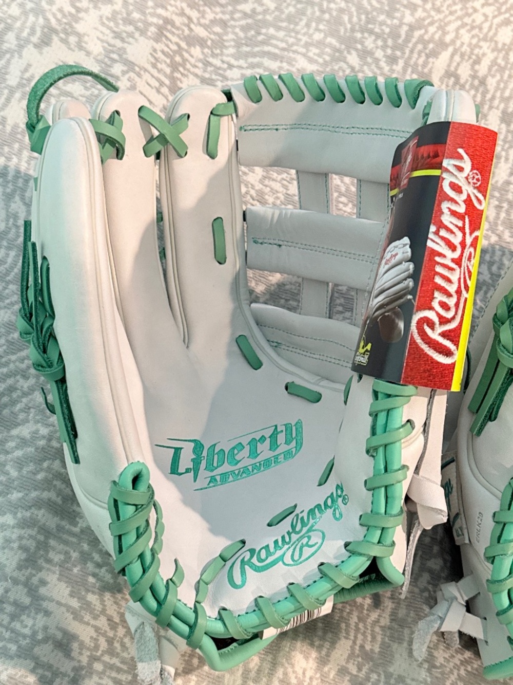 NEW Rawlings Liberty Advanced 12.75" Fastpitch Softball Glove - LHT (White/Mint)